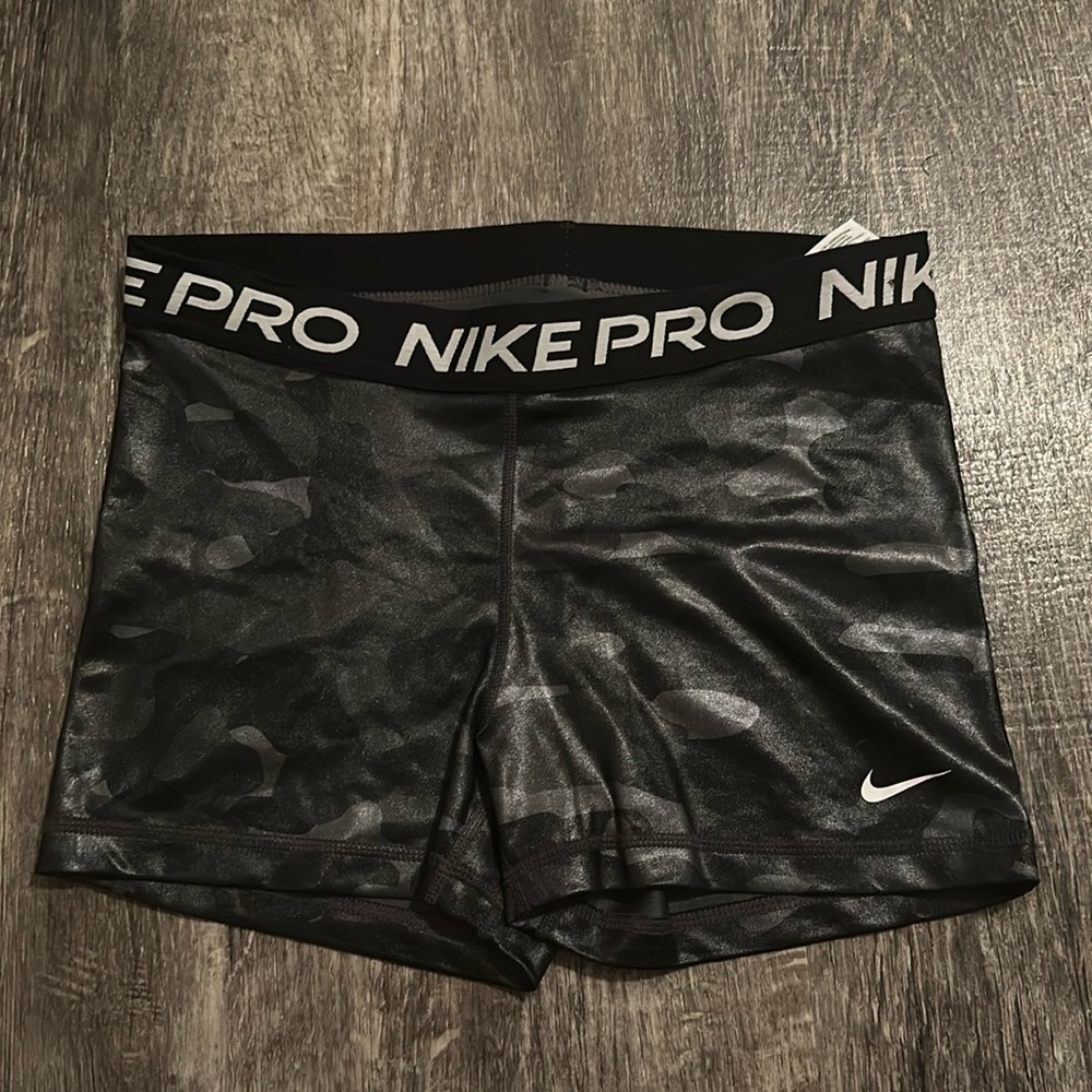 Nike Pros - Black Camo